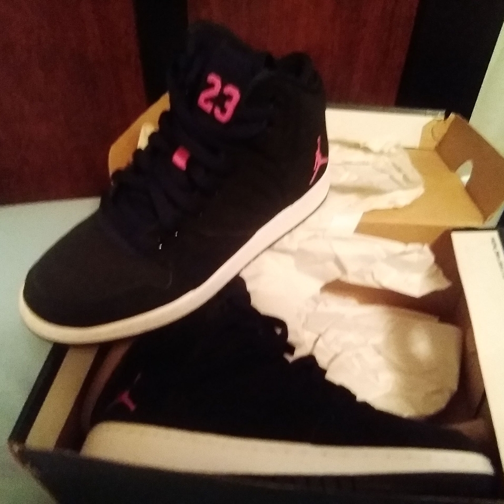 Jordan shoes size 6y